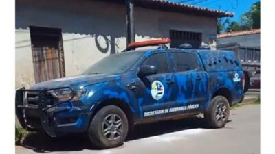 Vídeo mostra única viatura da GCM de Palmeirândia parada em frente a oficina de Pinheiro a mais de ano e gera revolta