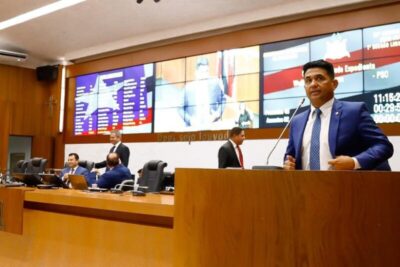 Wellington chama atenção do governo para melhoria do atendimento a autistas no estado