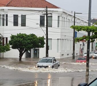 Mais um ano de chuvas intensas e alagamentos pelo centro de São Luis
