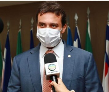 PDT entra no Bloco Democrático, que é agora o maior da Assembleia