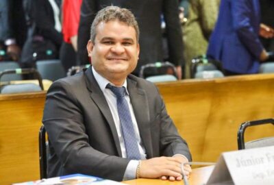 Doação de ambulância marca passagem de deputado Júnior França por Alto Alegre do Pindaré