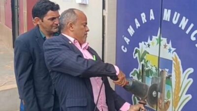 Mais um vereador arromba portão da Câmara Municipal de Marajá do Sena