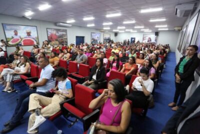 Timon sedia formação do programa Criança Feliz e reúne representantes de 15 municípios do Maranhão