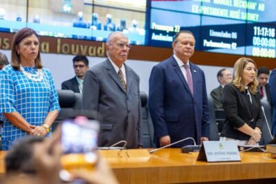 José Sarney é homenageado com a maior honraria do Legislativo maranhense