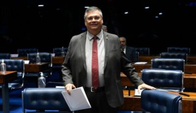 Dino emplaca plano de saúde vitalício após passagem relâmpago pelo Senado