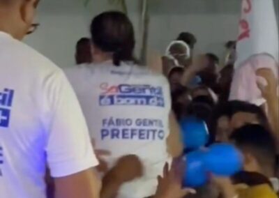 “Tem que gostar de gente”: Fábio Gentil se joga em plateia durante evento de pré-campanha em Caxias