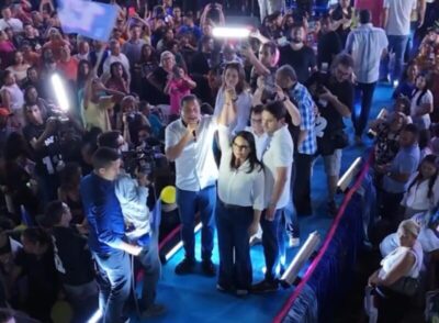 Convenção com mais de 30 mil presentes oficializa candidatura à reeleição de Dinair Veloso em Timon