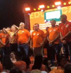 Em discurso emocionante, morador de Campestre relembra o dia que universitário teve que descer de ônibus por não ter como pagar na gestão do ex-prefeito Valmir Morares