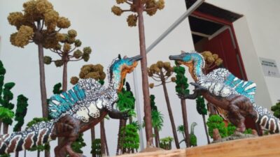 Réplicas de dinossauros são instaladas no Museu de Alcântara (Musa)