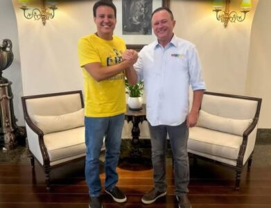 Carlos Brandão deseja saúde e sucesso em mensagem de felicitação a Felipe Camarão
