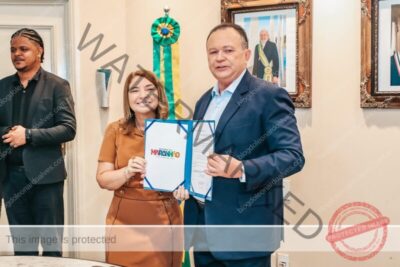Iracema Vale participa da assinatura de Medida Provisória que reajusta salário dos professores da educação básica
