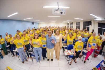 Raimundo Penha certifica participantes do projeto Economia Prateada