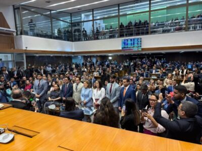 Deputados comunossocialistas ignoram posse de Mesa Diretora da Alema