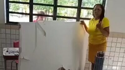 Teto de escola municipal desaba em Paulino Neves
