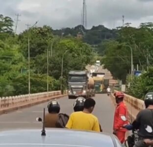 PRF interdita parcialmente ponte na BR-226 em Grajaú