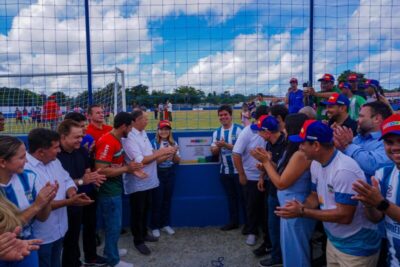 Fufuca entrega estádio de futebol em Barreirinhas