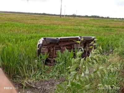 Carro com paciente de São João Batista capota na MA-014, em Viana; vítima idosa morreu