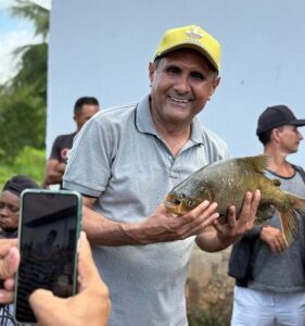 Grupo de Costinha entrega 8 toneladas de peixes e mil cestas básicas para famílias de Olinda Nova do MA na Semana Santa