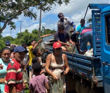 Chico de Nhozinho percorre povoados e sede entregando duas toneladas de pescados em São João Batista