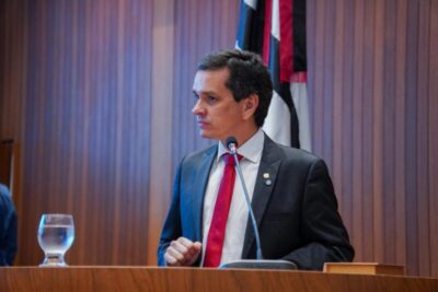 Na Assembeia, deputado Ricardo Arruda destaca liderança de Carlos Brandão e defende cautela no debate sobre sucessão em 2026