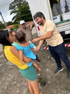 DIA DAS MÃES! José André distribui pescado em Humberto de Campos