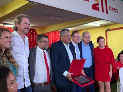 Honorato Fernandes recebe título de Cidadão Maricaense em cerimônia solene na Câmara Municipal