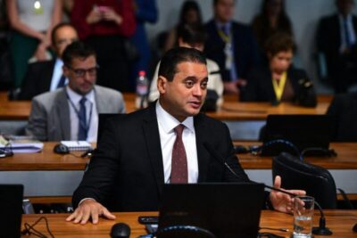 Projeto de Weverton estimula contratação de mulheres com mais de 50 anos é aprovado no Senado