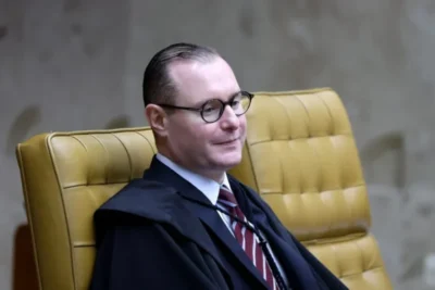 Zanin marca para 25 de março o julgamento da denúncia da PGR contra ex-presidente Bolsonaro