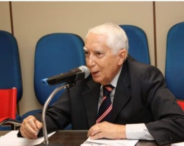 Penha homenageia advogado Kleber Moreira
