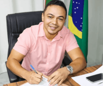 Primeiro contrato da segunda gestão Adriano Freitas em São Vicente Ferrer é de quase R$ 5 milhões