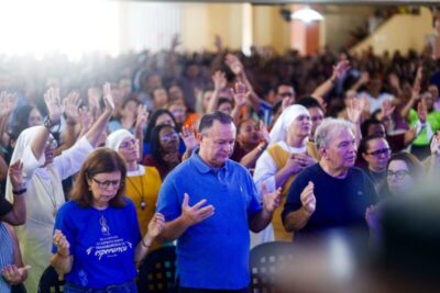 Carlos Brandão prestigia encerramento do Rebanhão, maior encontro católico no carnaval