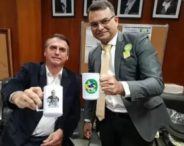 Deputado do MA que não assinou impeachment de Lula recebe defesa do ex-presidente Jair Bolsonaro