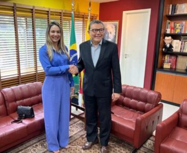 Ana Paula seguirá no PSB
