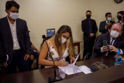 Ana Paula é a primeira mulher a assumir a prefeitura de Pinheiro