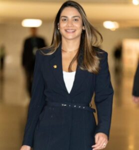 Ana Paula Lobato é eleita terceira-secretária do Senado…