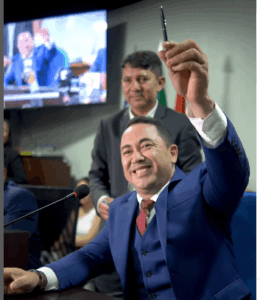 Com uma canetada André da Ralpnet exonerou todos os ocupantes de cargos em comissão da ex-gestão em Pinheiro