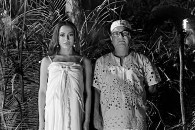 Anitta exibe fotos no terreiro de candomblé, perde seguidores e reage