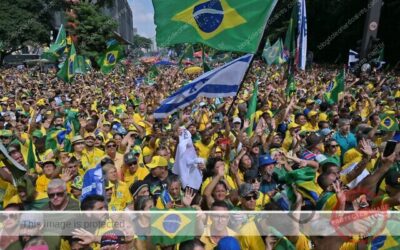 Em ato pela democracia, Brasileiros levam bandeira em apoio a Israel
