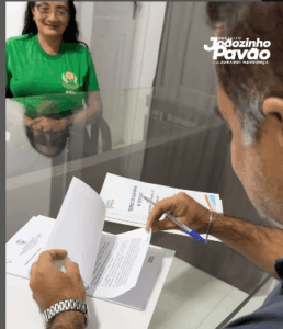 Em Santa Helena, prefeito Joãozinho Pavão firma convênio com a APAE garantindo melhores condições para os alunos e profissionais
