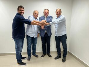 Prefeito de Arari e o pré-candidato a senador na chapa de Holandinha declaram apoio a Brandão