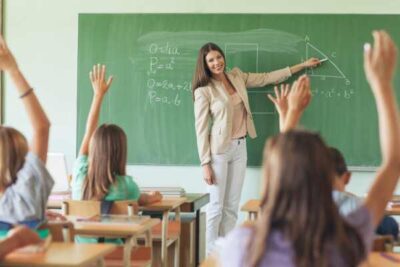 Escola do futuro secretário do governo Rafael já não tem mais vagas