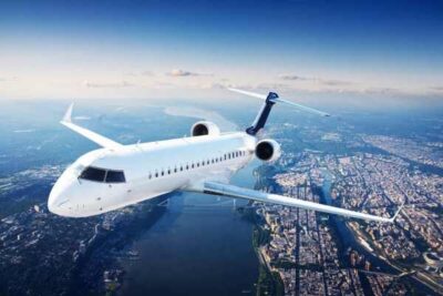 Qual assento é o mais seguro em um avião, segundo a ciência