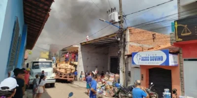 Incêndio destrói livraria em Vitória do Mearim; não houve vítimas