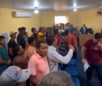Pequenos produtores protestam contra projeto que libera a pulverização agrícola em Governador Newton Bello no MA