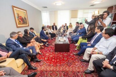 Iracema Vale recebe presidente da Petrobras e trata sobre exploração petrolífera da Margem Equatorial