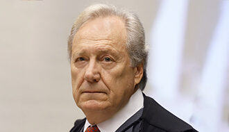 Ministro concede HC para que Pazuello possa permanecer em silêncio na CPI