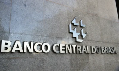 BC vende US$ 845 mi das reservas internacionais para segurar dólar