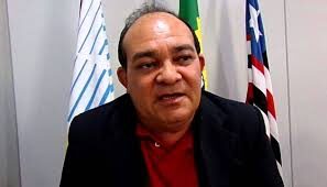 ESCÂNDALO!