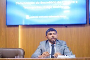 Após convocação, titular da SMTT comparece ao plenário da Câmara