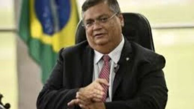 Sem provas, Dino diz que policiais e militares estavam armados no 8/1 e Moraes apresenta vídeo que não faz parte dos autos!!!